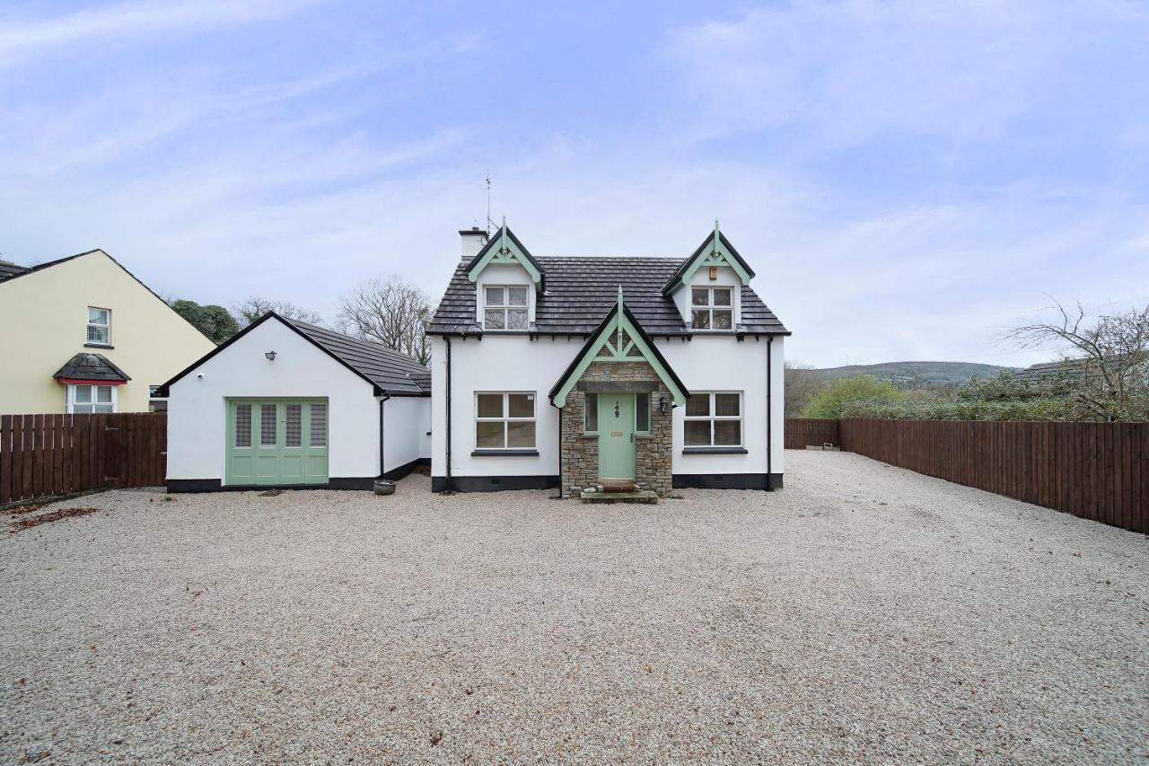Luxury With Games - Sleeps 10 Holiday home