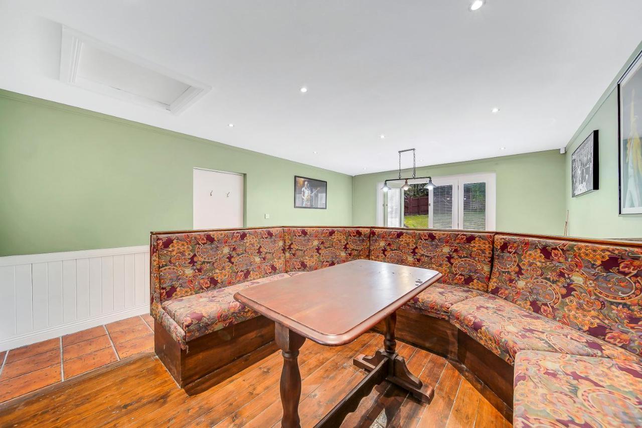 Luxury With Games - Sleeps 10 Rathmullan
