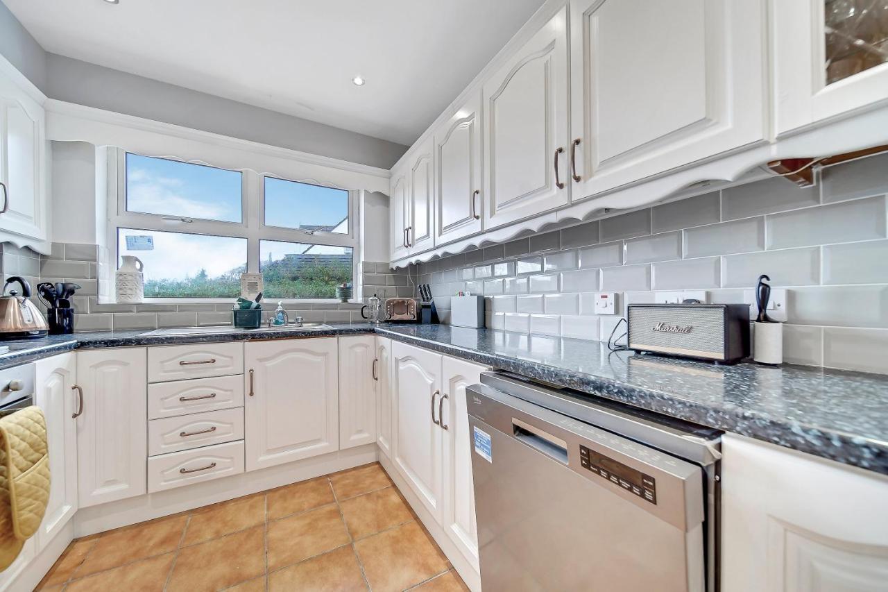 Luxury With Games - Sleeps 10 Holiday home