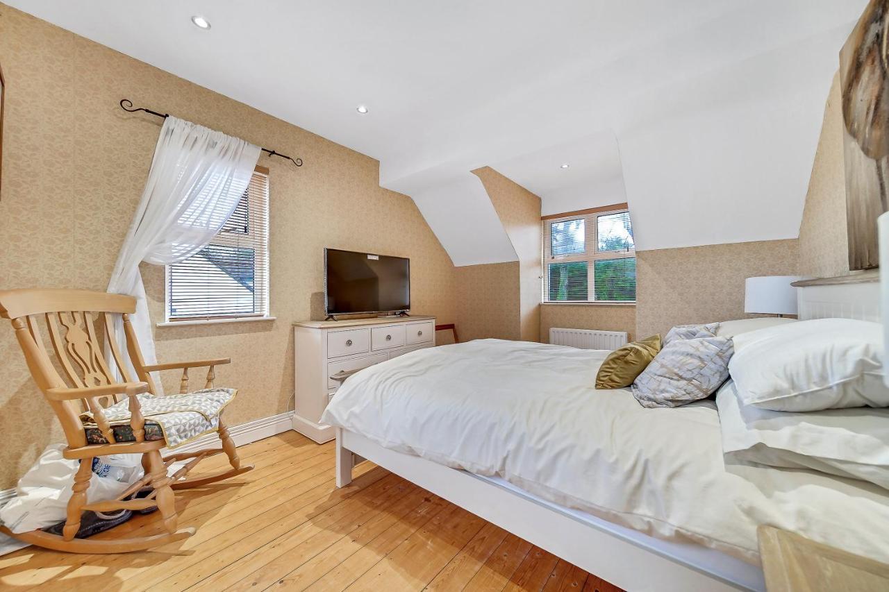Luxury With Games - Sleeps 10 Holiday home